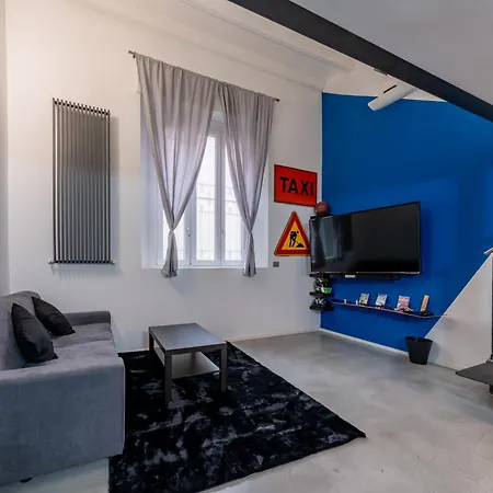 Max 6 Guests - Chill House - 3 Stops Duomo M3 דירה